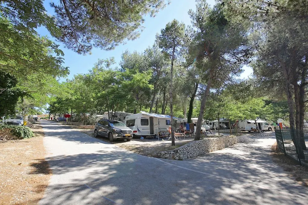 Oaza Mira Camping Drage 3*,